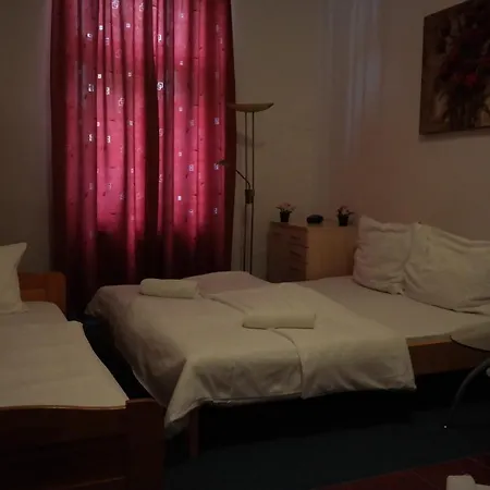 Hotel Praha Club Bed & Breakfast-2