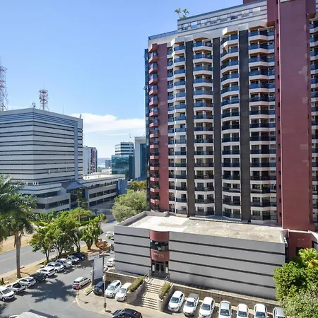 Garvey Park Hotel-3