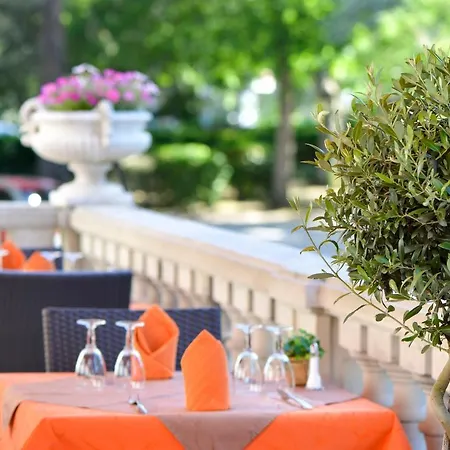 Logis Hôtel Restaurant Le Parc Sologne-3