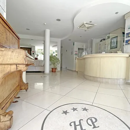 Hotel Pigalle-2