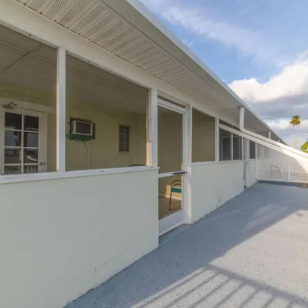 Captain'S Table Hotel By Everglades Adventures-3