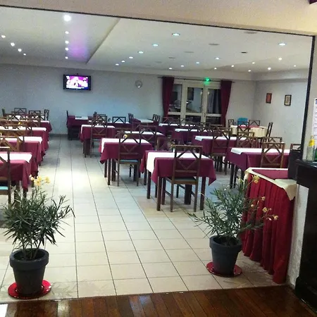 Comfort Hotel Poissy Technoparc-3