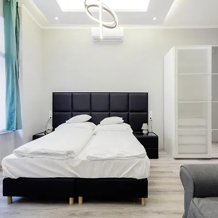 A Golden Star Modern Luxury Apartments And Rooms Budapest-3