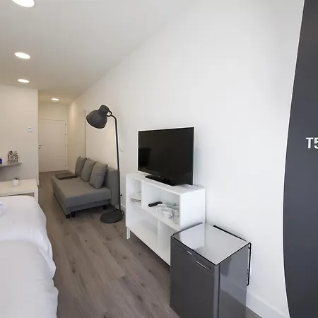Pensión T5 Donostia Suites-3