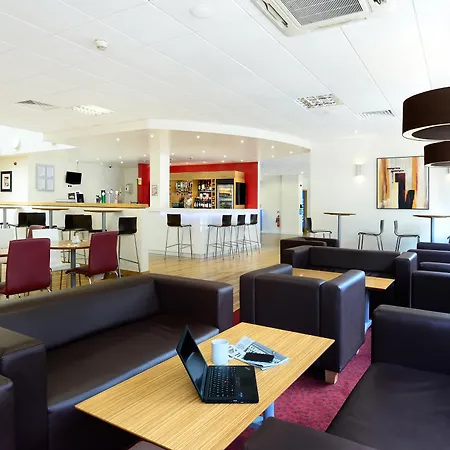 Travelodge London Central City Road-3