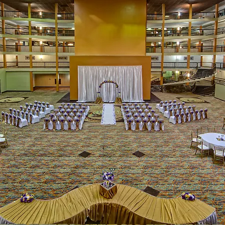Clarion Hotel & Suites Conference Center Memphis Airport-3