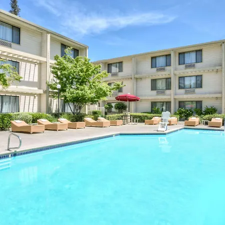 Hawthorn Suites Sacramento-3