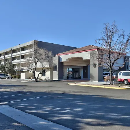 Ramada By Wyndham Albuquerque Midtown-3