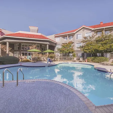 La Quinta Inn & Suites By Wyndham Austin Near The Domain-2