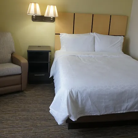 Candlewood Suites Tulsa-2