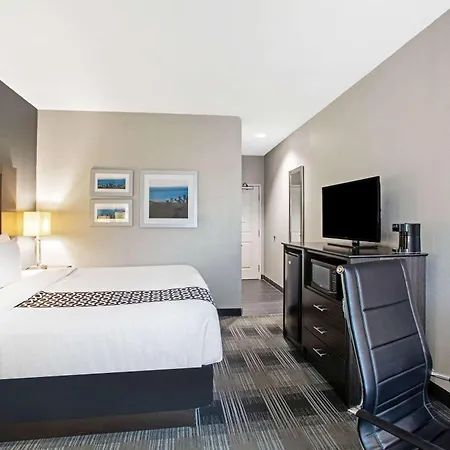 La Quinta By Wyndham Victoria - South-2