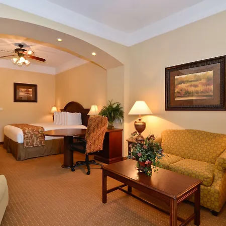 Best Western Plus Monica Royale Inn & Suites-3