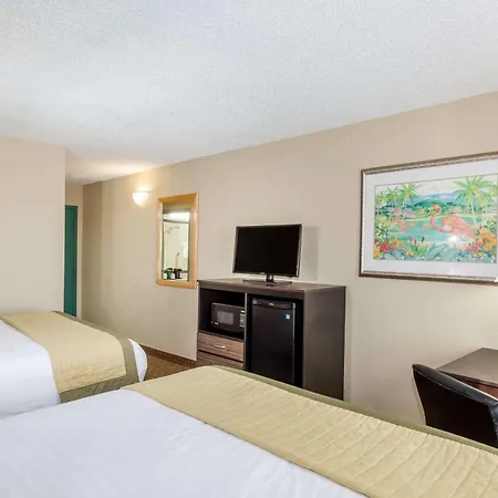 Baymont Inn & Suites By Wyndham Fort Myers I-75-3