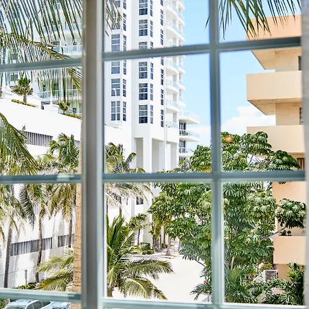Modern Studio In Miami Beach-2