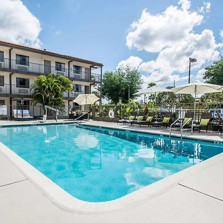 Quality Inn & Suites By The Parks-3