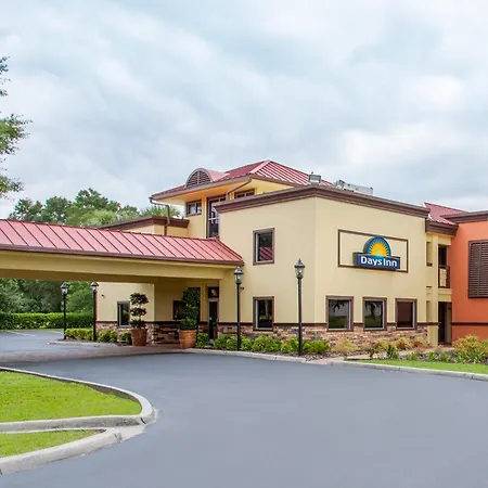 Days Inn By Wyndham Brooksville-3