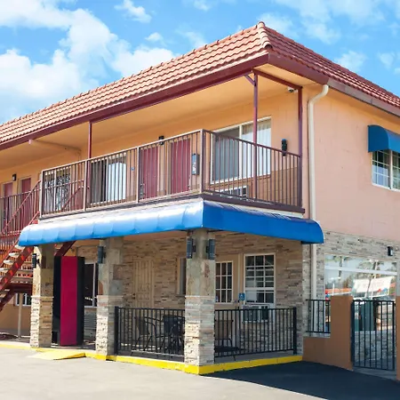 Travelodge By Wyndham El Cajon-2