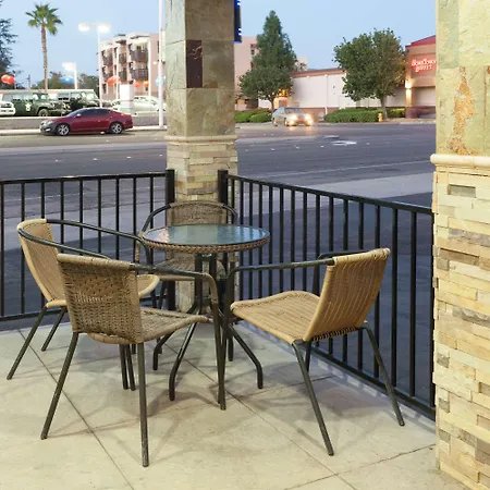 Travelodge By Wyndham El Cajon-3