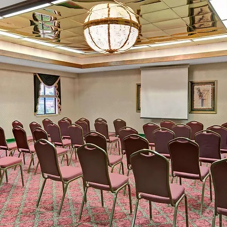 Days Inn & Suites By Wyndham Hickory-3
