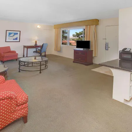 Travelodge Inn & Suites By Wyndham Yucca Valley/Joshua Tree-3