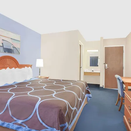 Super 8 By Wyndham Middletown-3