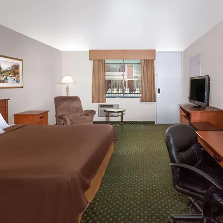 Travelodge By Wyndham Jackson-3