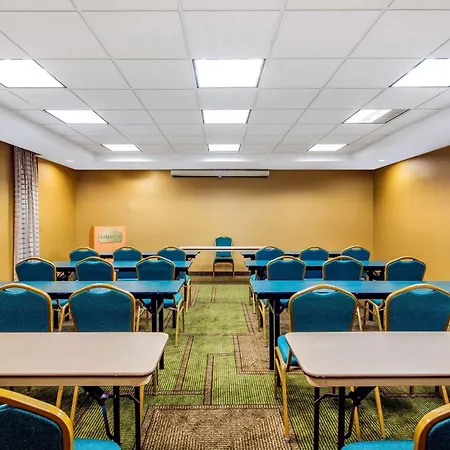 La Quinta Inn & Suites By Wyndham Fremont Silicon Valley-2