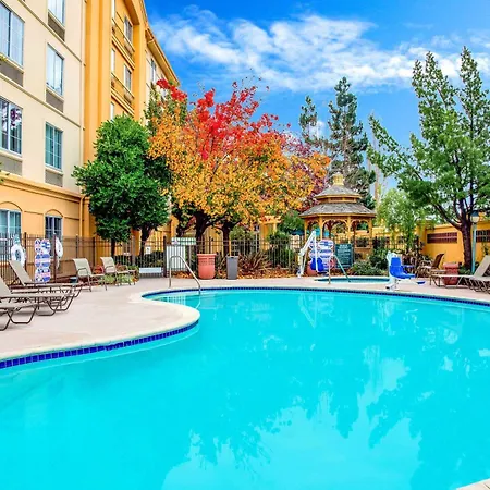 La Quinta Inn & Suites By Wyndham Fremont Silicon Valley-3
