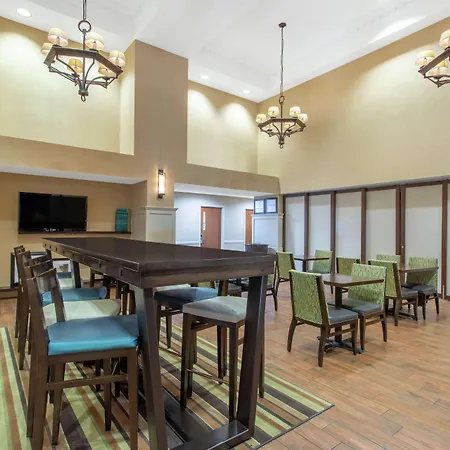 Hampton Inn & Suites Albany-Airport-3