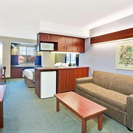 Microtel Inn & Suites By Wyndham Detroit Roseville-2