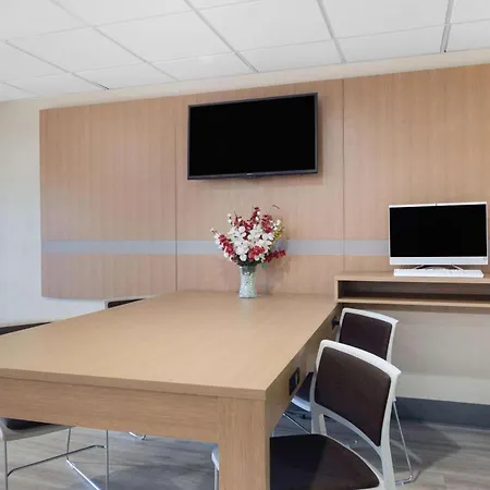 Microtel Inn & Suites By Wyndham Florence-2
