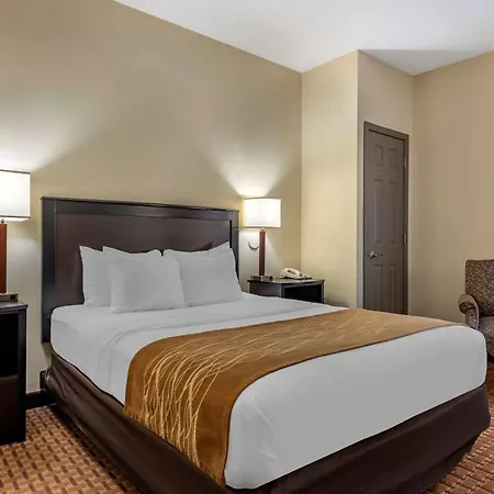 Comfort Inn & Suites Warsaw Near Us-30-3