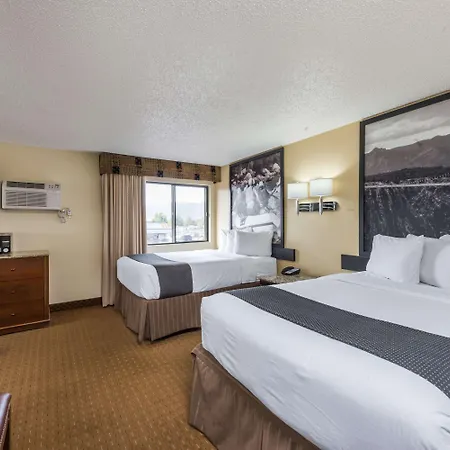 Super 8 By Wyndham Canon City-3