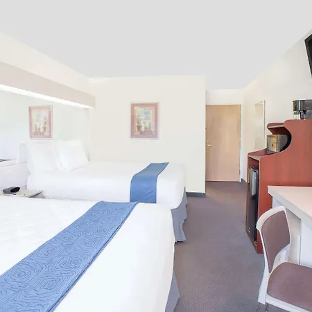 Microtel Inn & Suites By Wyndham Broken Bow-3