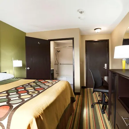 Super 8 By Wyndham Joplin-2