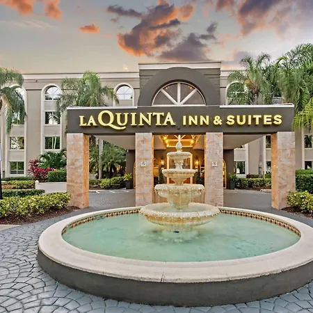 La Quinta By Wyndham Coral Springs South-3