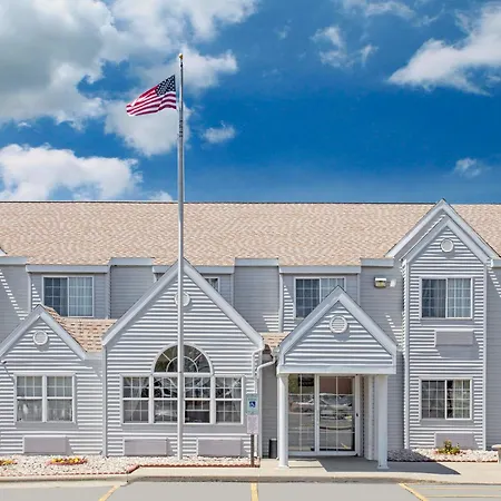 Microtel Inn By Wyndham Janesville-3