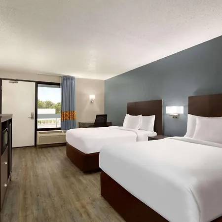 Baymont By Wyndham Wilmington-3