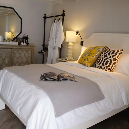Hollywood Hotel-2
