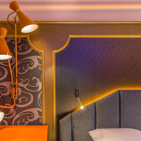 Idol Hotel-2