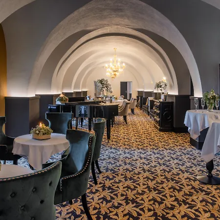 Hotel du Roi&Spa by SOWELL COLLECTION-2