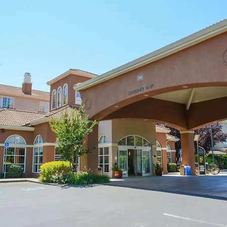 Hilton Garden Inn Napa-2