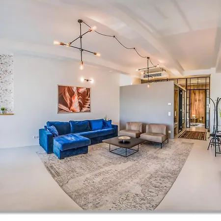 Loft Astoria-3