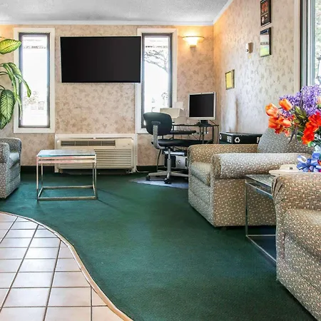 Rodeway Inn Madison Heights - Detroit-3