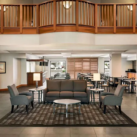 Wingate By Wyndham Cincinnati Blue Ash-2