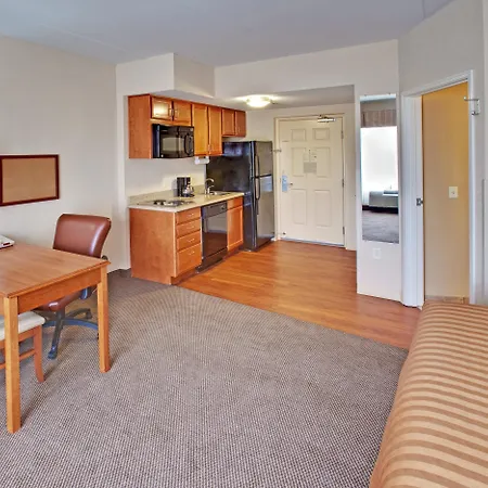 Candlewood Suites Omaha Airport-2