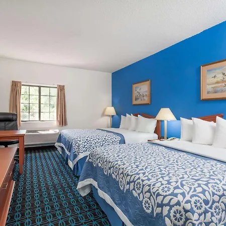 Days Inn & Suites By Wyndham Cambridge-3