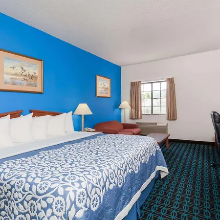 Days Inn & Suites By Wyndham Cambridge-2