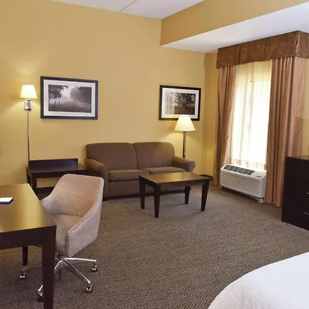 Hampton Inn & Suites Alexandria-3