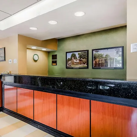 Quality Inn & Suites Lexington-3